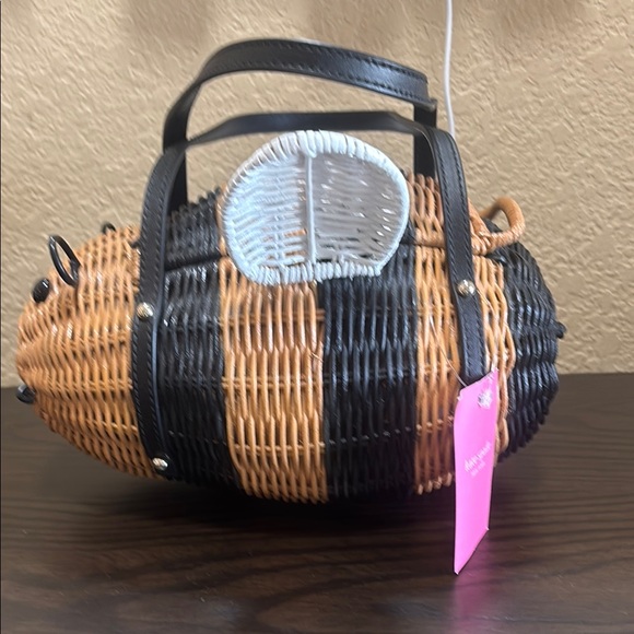 Black and Tan Woven Handbag - Picture 3 of 6